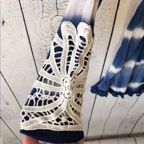 💕Size 4 dress with beautiful lace detail! - Picture 3 of 4